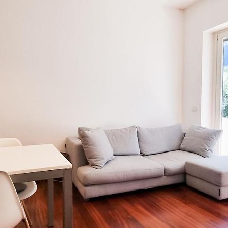 ミラノJoivy Superb Flat, 2 Balconies & Skyscrapers Viewアパートメント エクステリア 写真