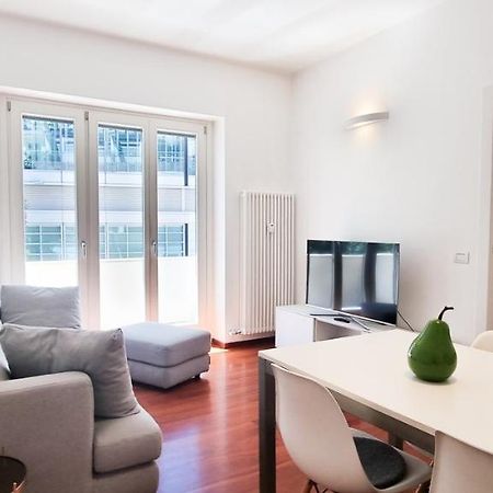 ミラノJoivy Superb Flat, 2 Balconies & Skyscrapers Viewアパートメント エクステリア 写真